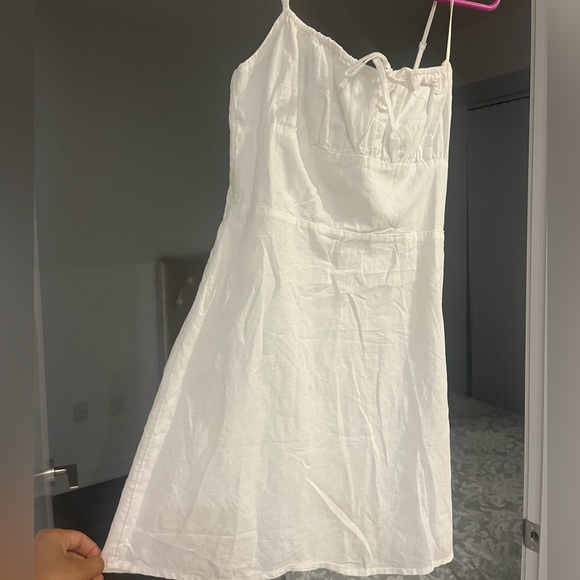 Aritizia white dress - size small - Picture 7 of 8